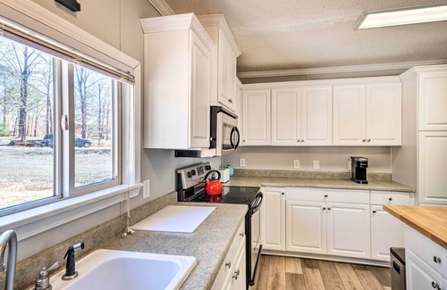 Negreet House | Discover Cypress Point: Ideal Lake View Retreat with Spa