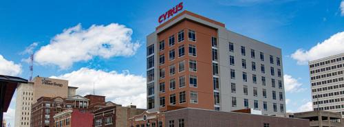 Downtown Hotel | Discover Cyrus Hotel, Topeka – Pet Friendly & 4-Star Comfort