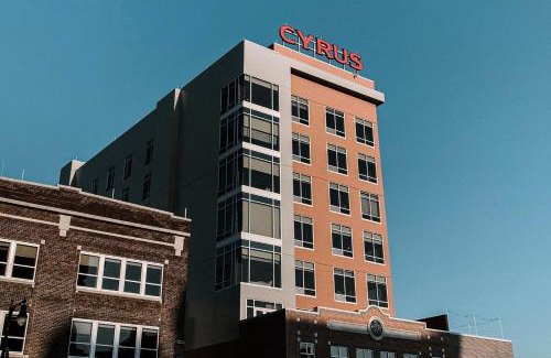 Downtown Hotel | Discover Cyrus Hotel, Topeka – Pet Friendly & 4-Star Comfort