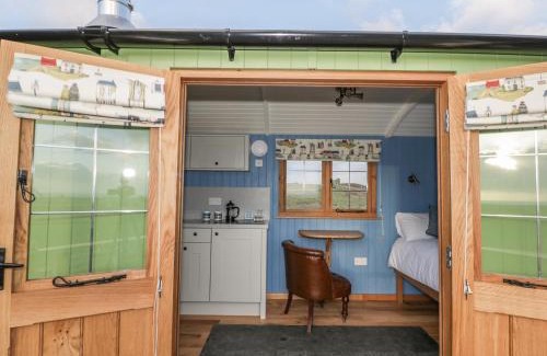 Holyhead House | Experience Cysgod y Bugail: 4-Star Stay with High Rating
