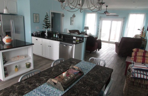 Dauphin Island House | Experience "Czech Mate": Kayaks, Private Beach & Ocean Views