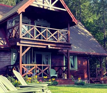Płaska House | Discover Czilchata: A Lakeside Retreat with Ocean Views