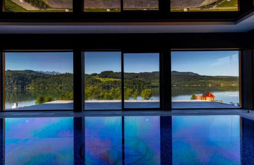 Czorsztyn Apartment | Discover Czorsztyn Prestige: Oceanfront Retreat with Pool