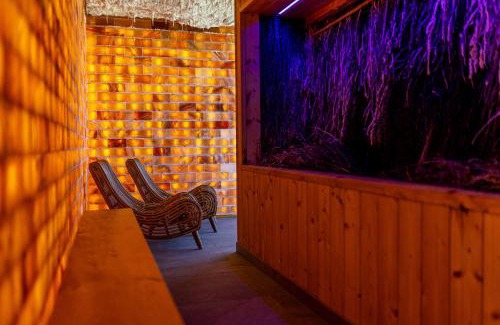 Czorsztyn Apartment | Discover Czorsztyn Prestige: Oceanfront Retreat with Pool