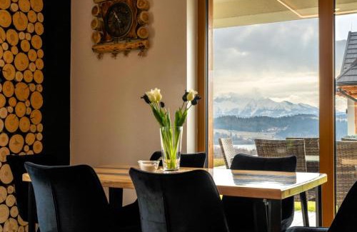 Maniowy House | Experience Czorsztyn Ski&Sail Aparthouse with Oceanfront Views