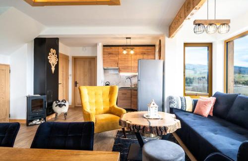 Maniowy House | Experience Czorsztyn Ski&Sail Aparthouse with Oceanfront Views
