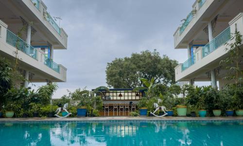 Agra House | Unwind at Dá Bungalow - Oceanfront Oasis with Pool