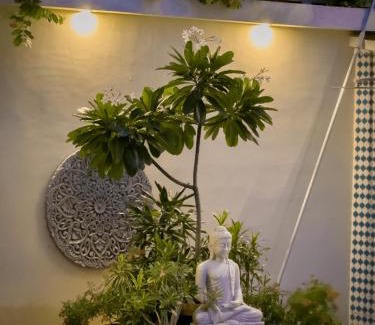 Agra House | Unwind at Dá Bungalow - Oceanfront Oasis with Pool