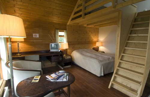 Hvammstangi House | Cozy Dæli Guesthouse: Spa & Hot Tub Retreat Awaits