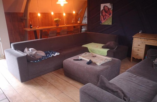Ellezelles House | Discover Découvrye Rigaudrye: Family and Pet Friendly Stay