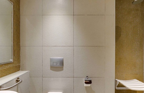 Akure Hotel | Discover DÉJÀ VU HOTEL AND SUITES with Pool & Restaurant