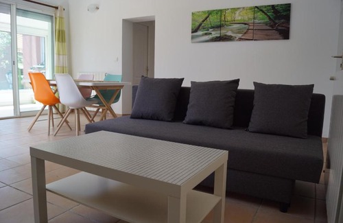 Segura House | Cozy Séguera Retreat with Kitchen & Family-Friendly Amenities