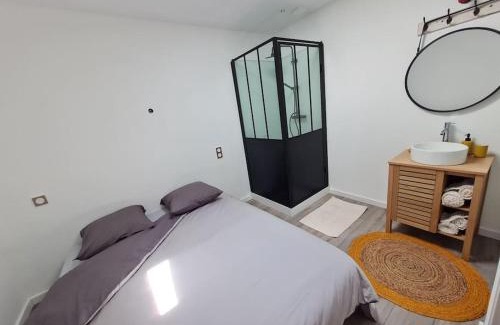 Sainte-Soulle House | Convenient Getaway with Parking and Family-Friendly Perks