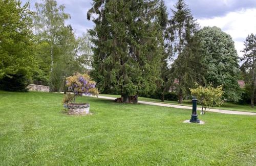 Us Apartment | Cozy Retreat in Vexin with Terrace and Garden - 8.8/10 Rated