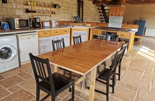 Aujan-Mournede Condo | Nature Retreat with Pool and Spa, View of the Pyrénées