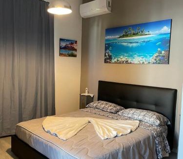 Rivarolo Canavese Bed & Breakfast | Explore Dépendance in Villa: Oceanfront Bliss Awaits