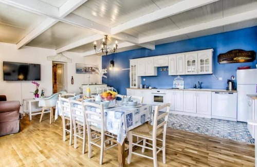 Le Port House | Experience Comfort at Dépendance Privée du Domaine de la Calotine