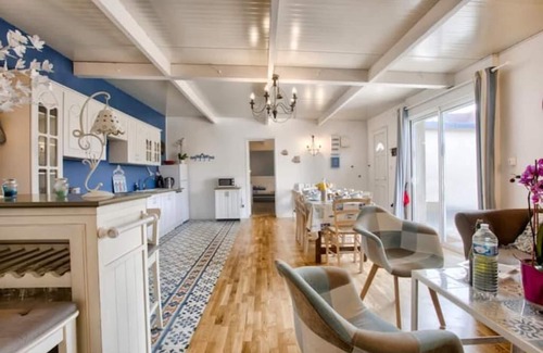 Le Port House | Experience Comfort at Dépendance Privée du Domaine de la Calotine