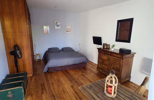 Landeda Cabin | Cozy Oceanfront Retreat with Spa and Pool Access