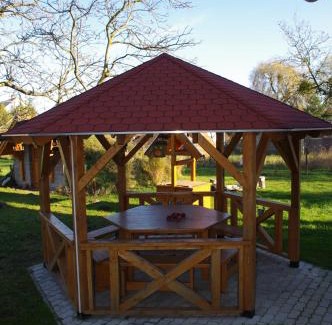 Bakonyszentlaszlo Apartment | Top-Rated Döre Vendégház with Hot Tub & Breakfast Included
