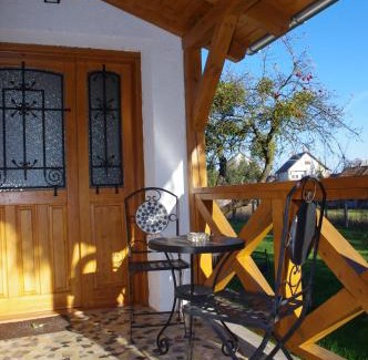 Bakonyszentlaszlo Apartment | Top-Rated Döre Vendégház with Hot Tub & Breakfast Included