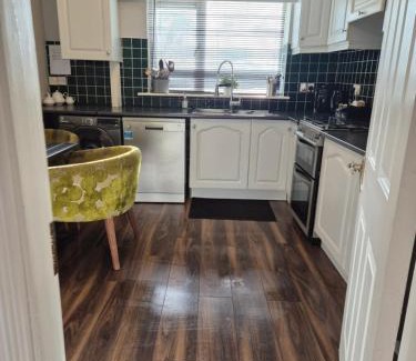 Carrigaline House | Discover Dún Eoin Carrigaline with Fully Equipped Kitchen