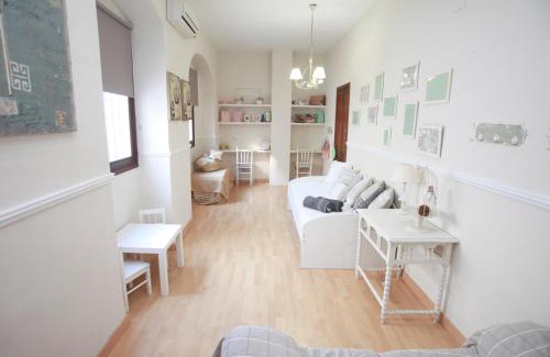 Santa Marina House | Oceanfront Dúplex-Ático de Nácar in Historic Casco