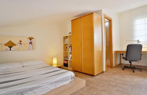 Santiago Apartment | Scenic Duplex with Cathedral and River Views, Free Parking