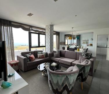 Fazouro Apartment | Elegant Duplex with Ocean Views and Private Pool in Foz