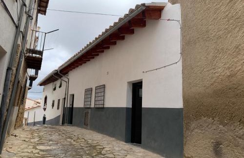 Morella Apartment | Child-Friendly Sanctuary at Dúplex Dels Estudis