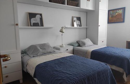 Ezcaray Apartment | Pet-Friendly Dúplex in Parque Europa with Family Pool Fun