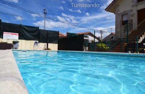 San Vicente de la Barquera Apartment | Experience Dúplex Amaita with Pool and Parking Amenities