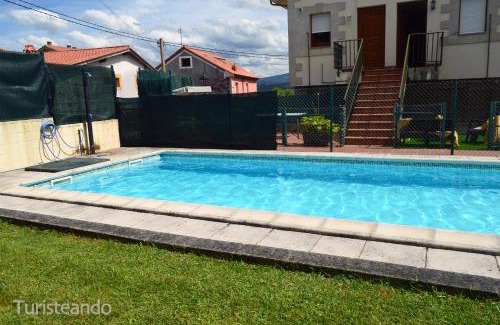 San Vicente de la Barquera Apartment | Experience Dúplex Amaita with Pool and Parking Amenities