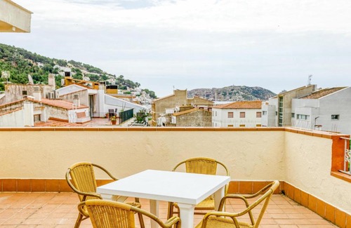 L'Estartit Apartment | Family-Friendly Stay at Dúplex Jordi: Perfect for Kids