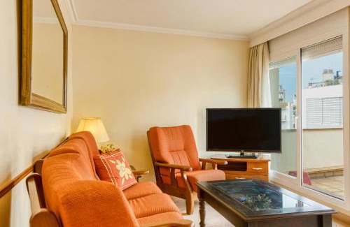 L'Estartit Apartment | Family-Friendly Stay at Dúplex Jordi: Perfect for Kids