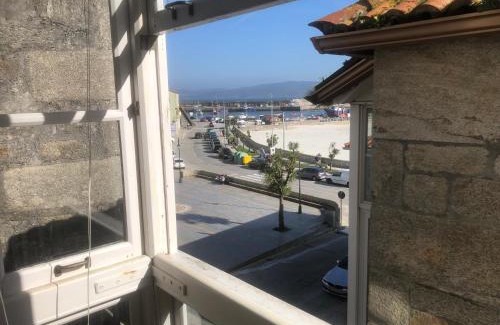 Laxe Apartment | Oceanfront Dúplex OS BATANS with Hot Tub & Family-Friendly Fun