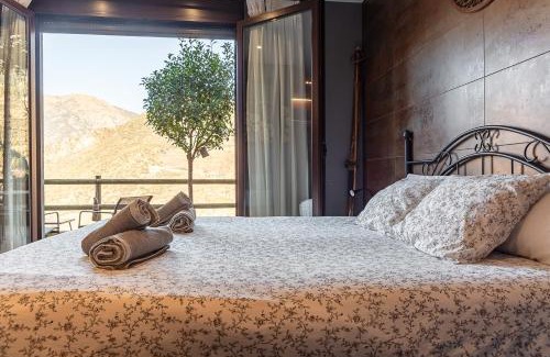 Aixirivall Apartment | Inviting Duplex Retreat at Casa Rural Camp de Claror