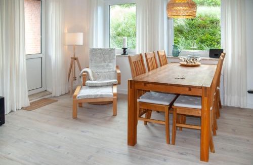Baltrum Apartment | Oceanfront Escape: Düne 76 Modern Holiday Apartment