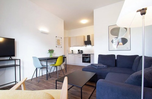 Warnemuende Apartment | Modern Dünenrose: Guest Rated 9.8 with Kitchen & Breakfast