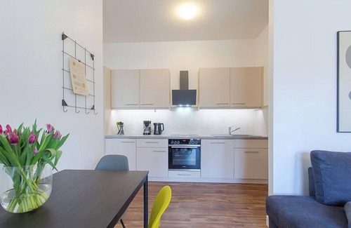 Warnemuende Apartment | Modern Dünenrose: Guest Rated 9.8 with Kitchen & Breakfast