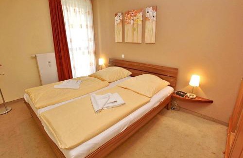 Ostseebad Kuhlungsborn Apartment | Oceanfront Relaxation at Dünenschloss 2-07 with Pool