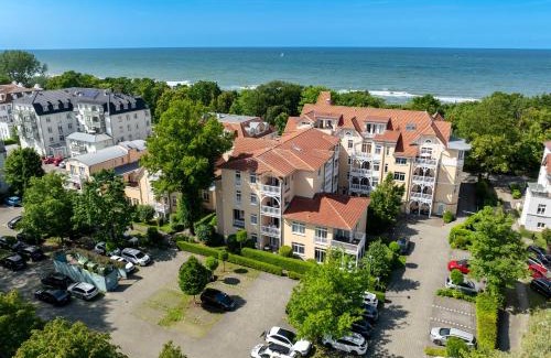 Ostseebad Kuhlungsborn Apartment | Oceanfront Retreat at Dünenschloss Wohnung 1-22, Rated 10/10