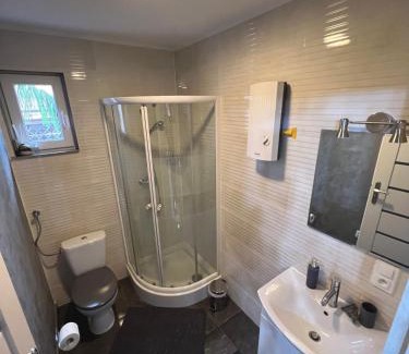 gmina Bodzechow House | Experience Dębowy Zakątek with Ocean Views & Hot Tub