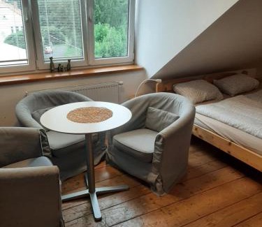 Krasna Lipa House | Budget-Friendly Dům U Šípku: Pet & Child Friendly Stay