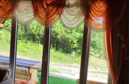 Zenica-Doboj Canton House | Family-Friendly Džafić Resort in Visoko Awaits You