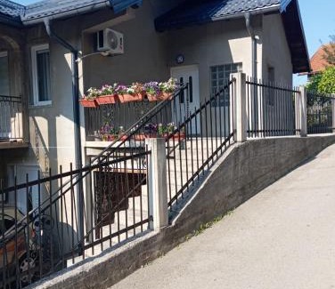 Novi Grad Sarajevo Apartment | Pet-Friendly Dženana Apartment: Ideal for Families & Relaxation