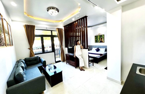 Cua Lap Hotel | Guest Rated 10/10: Dương Đông Hotel with Pool & Breakfast
