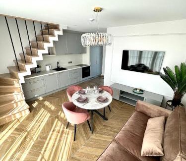 Palanga House | Exceptional D&A 2 Apartments: Pet & Child Friendly Stay