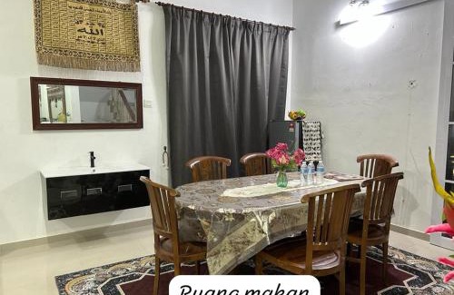 Kampung Pengkalan Pandan House | Relaxing D’Anjung Budi Homestay with Private Beach Access