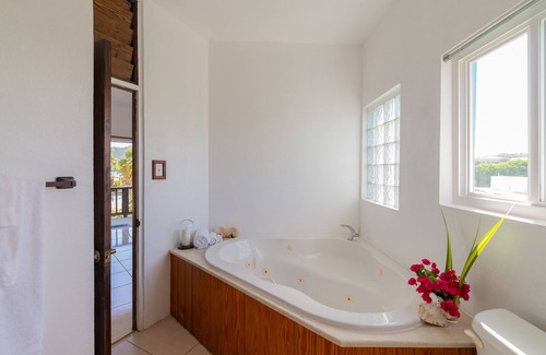 Head of The Bay Hotel | Discover D'aqua at Fischers Cove with Family-Friendly Amenities